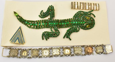 Lot 1525 - Four items of costume jewellery comprising a...