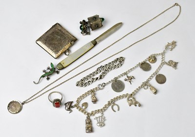 Lot 987 - A mixed lot of silver and white metal...