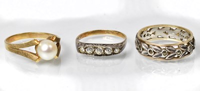 Lot 843 - Three rings, comprising a 9ct gold ring set...