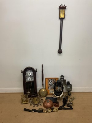 Lot 87 - A group of metalware including lamps, also a...