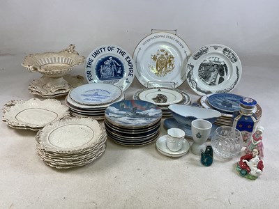 Lot 113 - Two boxes of decorative ceramics including a...