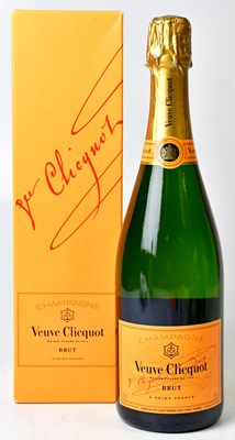 Lot 245 - VEUVE CLICQUOT; a single 75cl bottle of Brut...