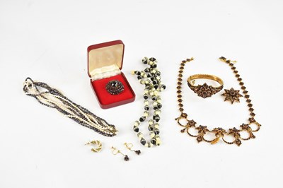 Lot 389 - A small collection of decorative Victorian and...