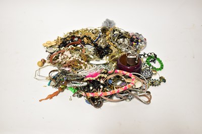 Lot 1009 - A quantity of costume jewellery, to include...