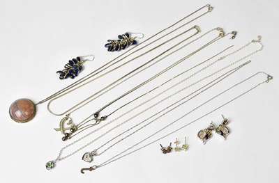 Lot 978 - A group of silver jewellery, comprising a...
