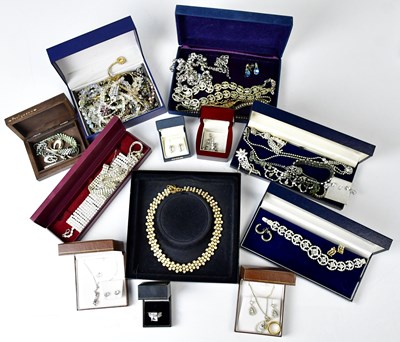 Lot 1021 - A costume jewellery lot of diamanté and...