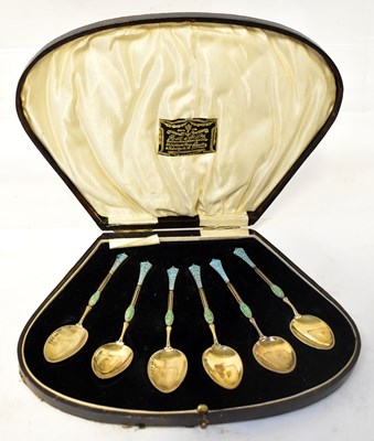 Lot 744 - TURNER & SIMPSON; a George V cased set of...