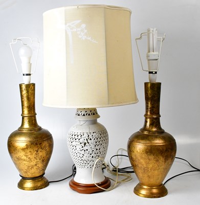 Lot 128 - A pair of metal table lamps, with slender...