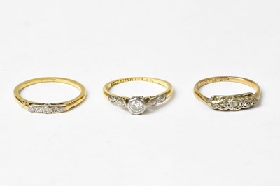 Lot 842 - Three rings comprising an 18ct gold ring set...