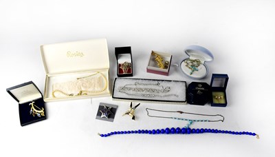 Lot 1069 - A quantity of vintage and contemporary costume...