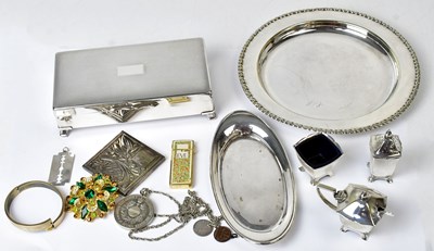 Lot 1020 - A quantity of costume jewellery and plated...