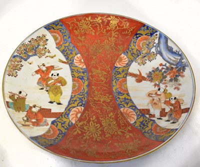 Lot 183 - A Japanese Meiji period Imari palette plate,...