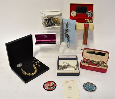 Lot 1010 - A quantity of costume jewellery, to include...