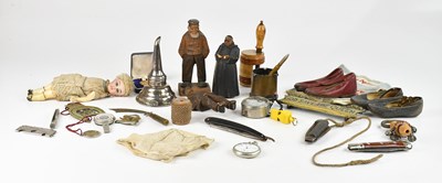 Lot 314 - A mixed group of collectors' items including a...