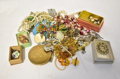 Lot 1031 - A quantity of costume jewellery, to include a...