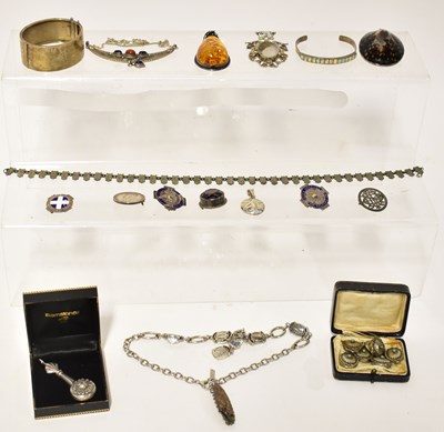 Lot 983 - A group of mainly silver jewellery, to include...