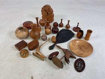 Lot 20 - A group of mainly contemporary turned wooden...