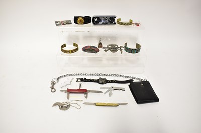 Lot 1022 - A large quantity of jewellery and collectors'...