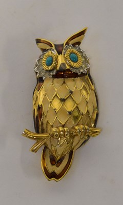 Lot 889 - JOMAZ; a vintage brooch in the form of an owl,...
