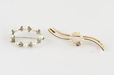 Lot 176 - A yellow and white metal seed pearl and...