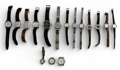 Lot 1522 - A collection of approximately sixteen assorted...