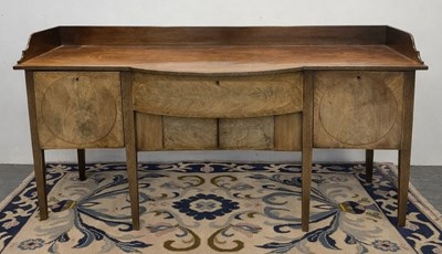 Lot 28 - An early 19th century mahogany and crossbanded...