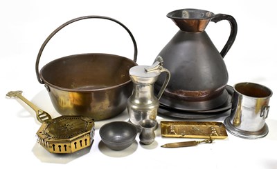 Lot 169 - A quantity of metalware including copper...