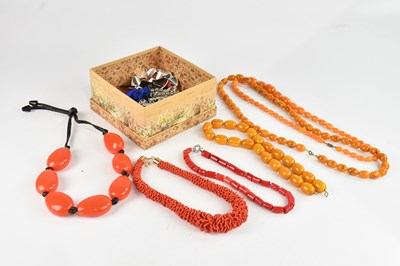 Lot 400 - A collection of assorted costume jewellery...