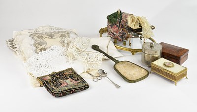 Lot 231 - An assortment of collectors’ items including...
