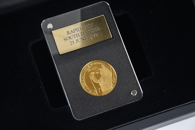 Lot 542 - An Elvis Presley 'Greatest Performances' 1/5oz...