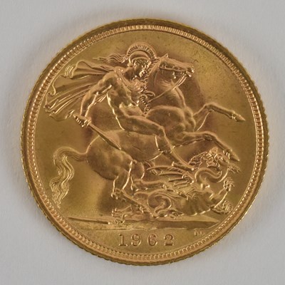 Lot 1467 - An Elizabeth II full sovereign, 1962.