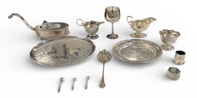 Lot 1103 - A small quantity of assorted silver plated...