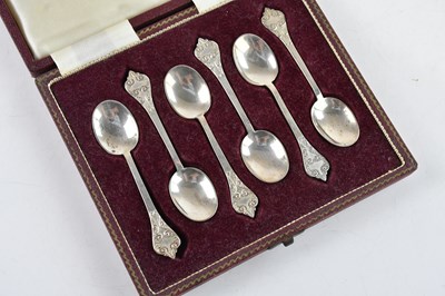 Lot 487 - FRANCIS HOWARD LTD; a cased set of six...