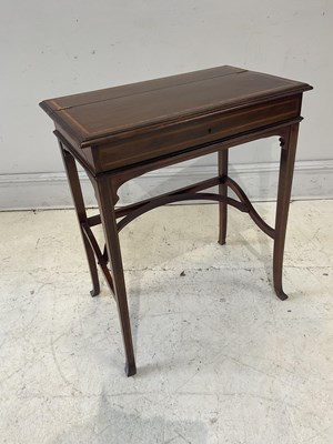 Lot 21 - An Edwardian crossbanded mahogany writing...
