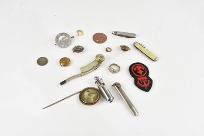 Lot 232 - A small assortment of collectors' items,...