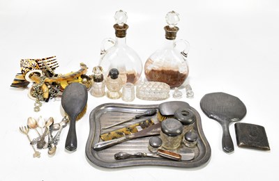 Lot 1172 - A mixed lot of silver