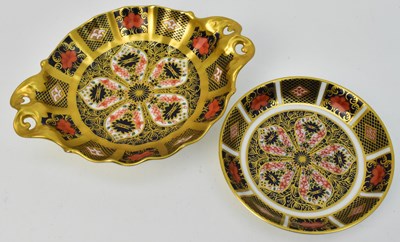 Lot 550 - ROYAL CROWN DERBY; two items of 1128 pattern...