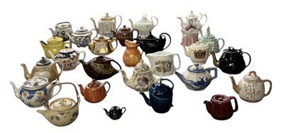 Lot 548 - A collection of approximately twenty-seven...
