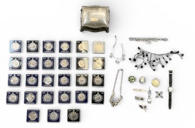 Lot 1460 - A small quantity of assorted costume jewellery...