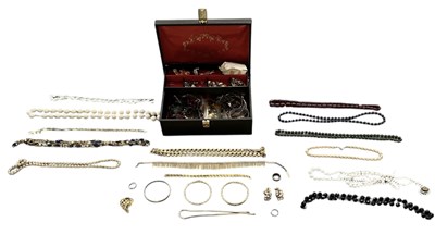 Lot 1442 - A large quantity of assorted costume jewellery...