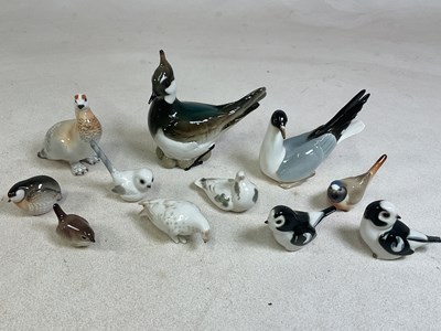 Lot 169 - LOMONOSOV; porcelain bird figures, mostly...