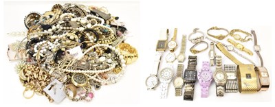Lot 1523 - A mixed quantity of modern and vintage costume...