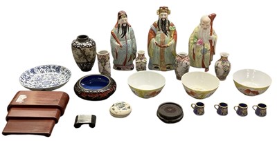 Lot 1070 - A quantity of assorted Chinese and Japanese...