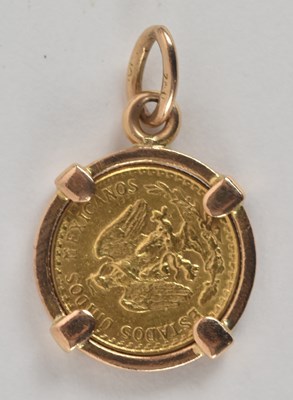 Lot 1357 - A Mexican gold dos pesos coin, 1945, in 9ct...