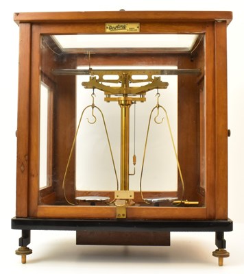 Lot 358 - A set of Oertling of London model 48 precision...