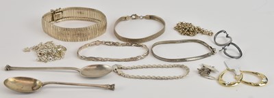 Lot 1429 - A quantity of 925 and hallmarked silver...