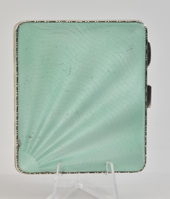 Lot 1128 - WILLIAM NEALE LTD; a George V hallmarked...