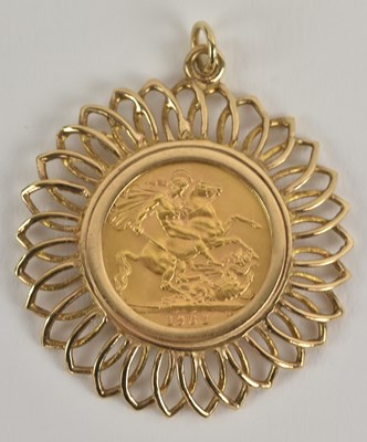 Lot 1310 - An Elizabeth II full sovereign, 1965, in...