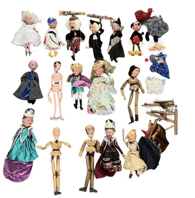 Lot 464 - A large quantity of assorted puppets,...