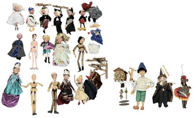 Lot 454 - A large quantity of assorted puppets,...